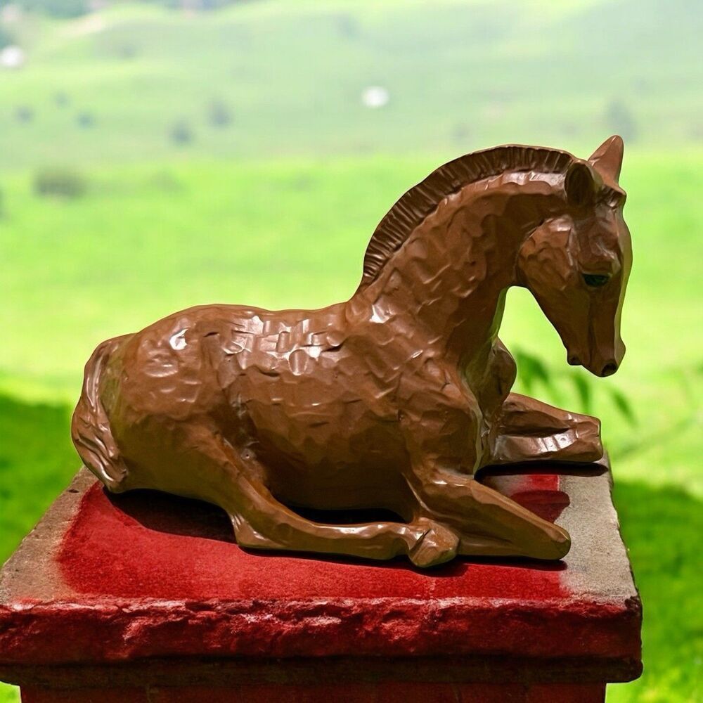 RED MILL FOAL FIGURINE #477 LAYING HORSE PECAN SHELL RESIN 1997